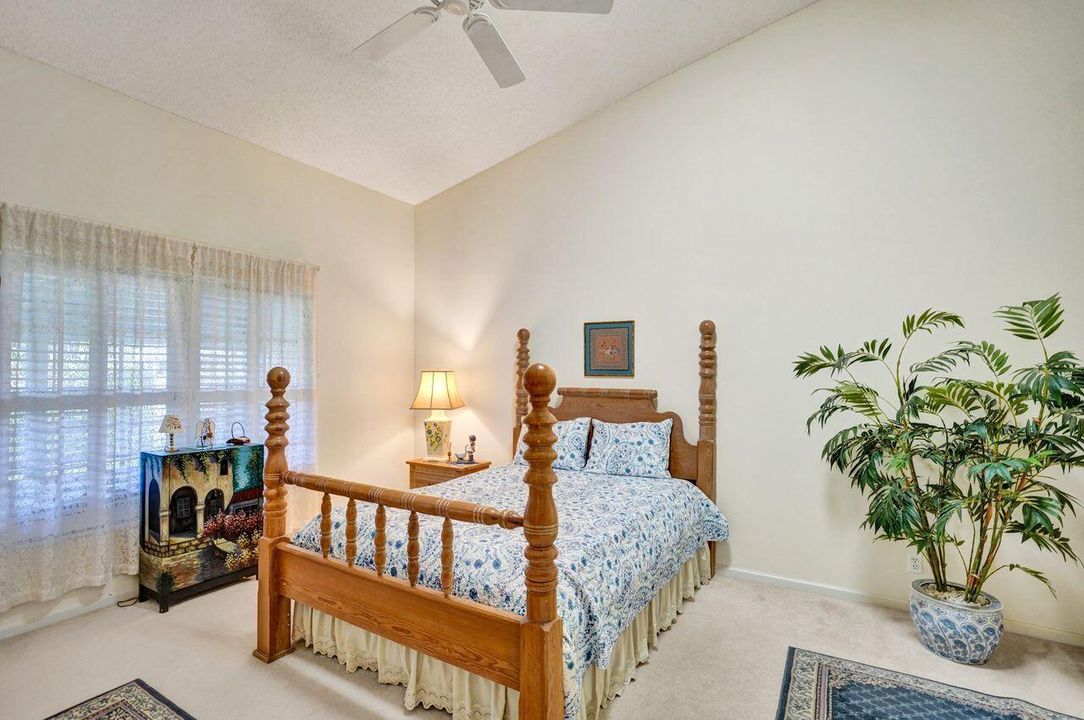 For Sale: $369,000 (2 beds, 2 baths, 1715 Square Feet)