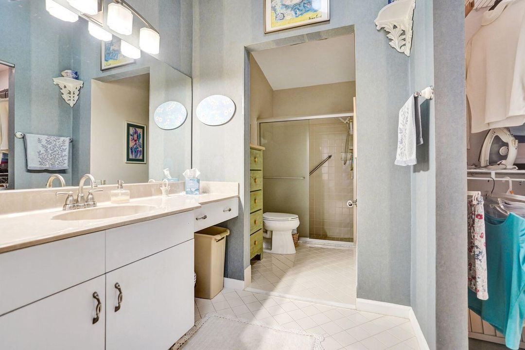 For Sale: $369,000 (2 beds, 2 baths, 1715 Square Feet)