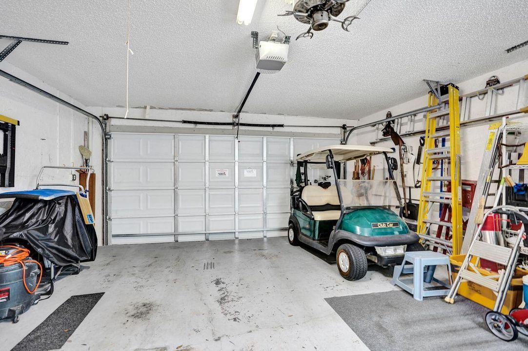 For Sale: $369,000 (2 beds, 2 baths, 1715 Square Feet)