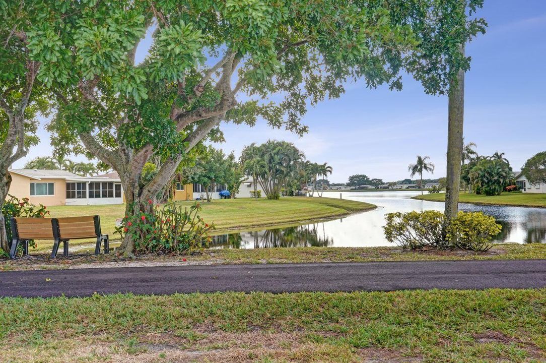 For Sale: $369,000 (2 beds, 2 baths, 1715 Square Feet)