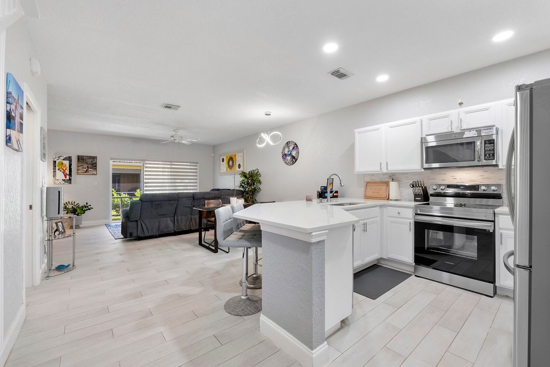 En Venta: $415,000 (2 camas, 2 baños, 1409 Pies cuadrados)