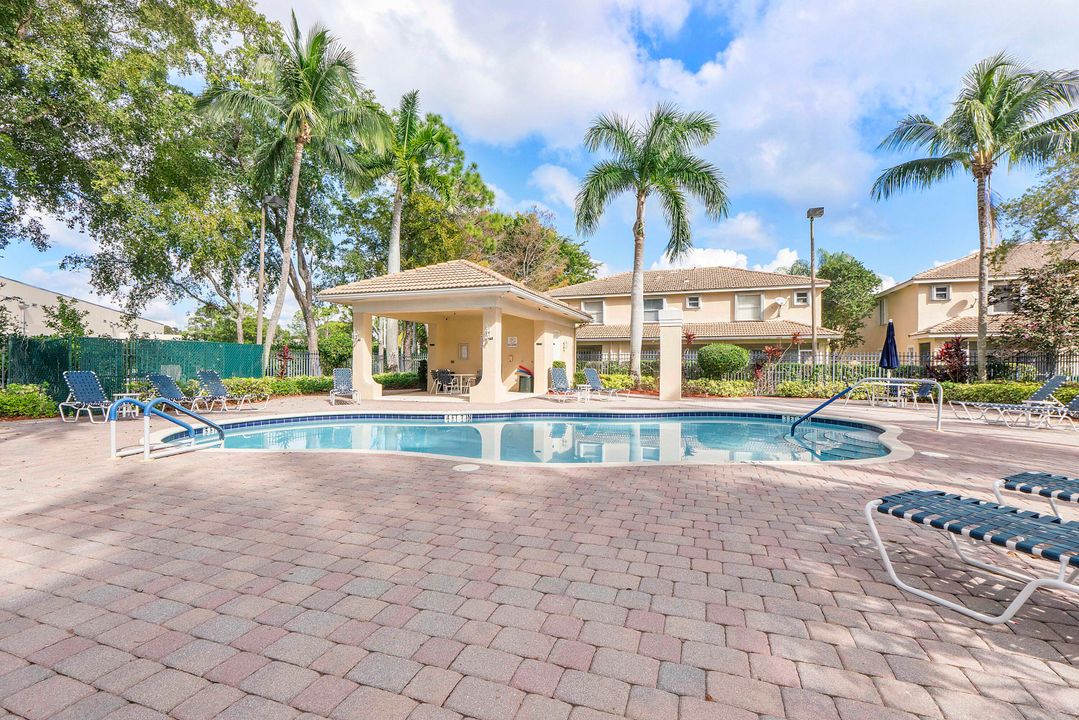 En Venta: $415,000 (2 camas, 2 baños, 1409 Pies cuadrados)