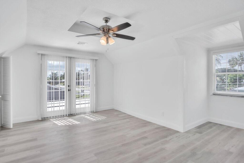 For Rent: $2,800 (4 beds, 2 baths, 1770 Square Feet)