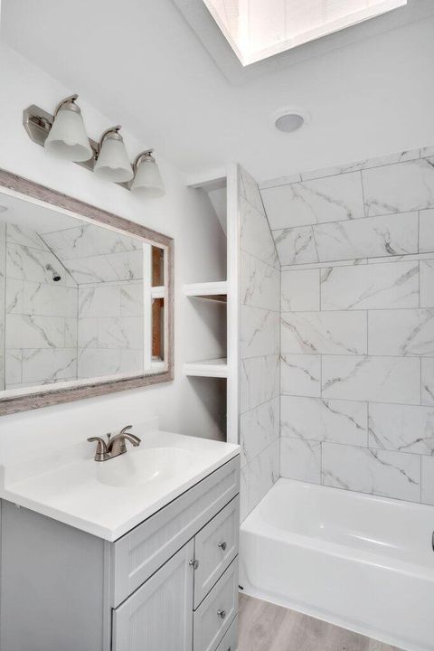 For Rent: $2,800 (4 beds, 2 baths, 1770 Square Feet)