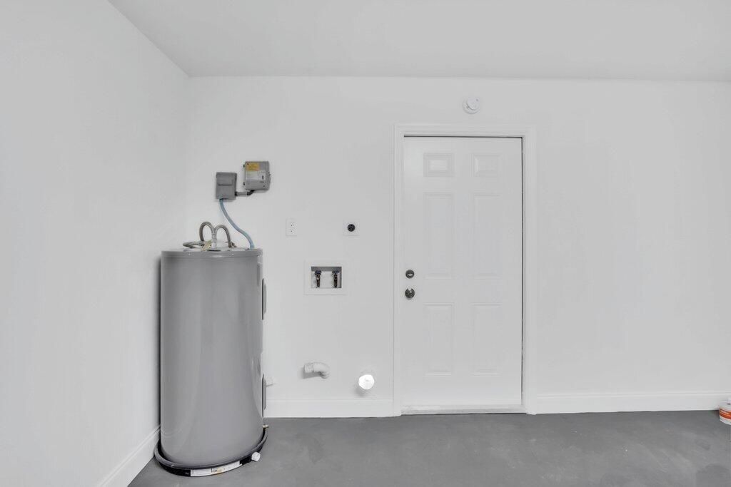 For Rent: $2,800 (4 beds, 2 baths, 1770 Square Feet)