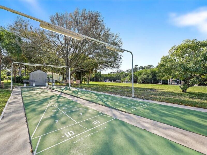 For Sale: $455,000 (2 beds, 1 baths, 1013 Square Feet)