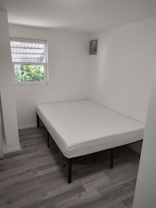 待售: $299,900 (0 贝兹, 0 浴室, 1250 平方英尺)