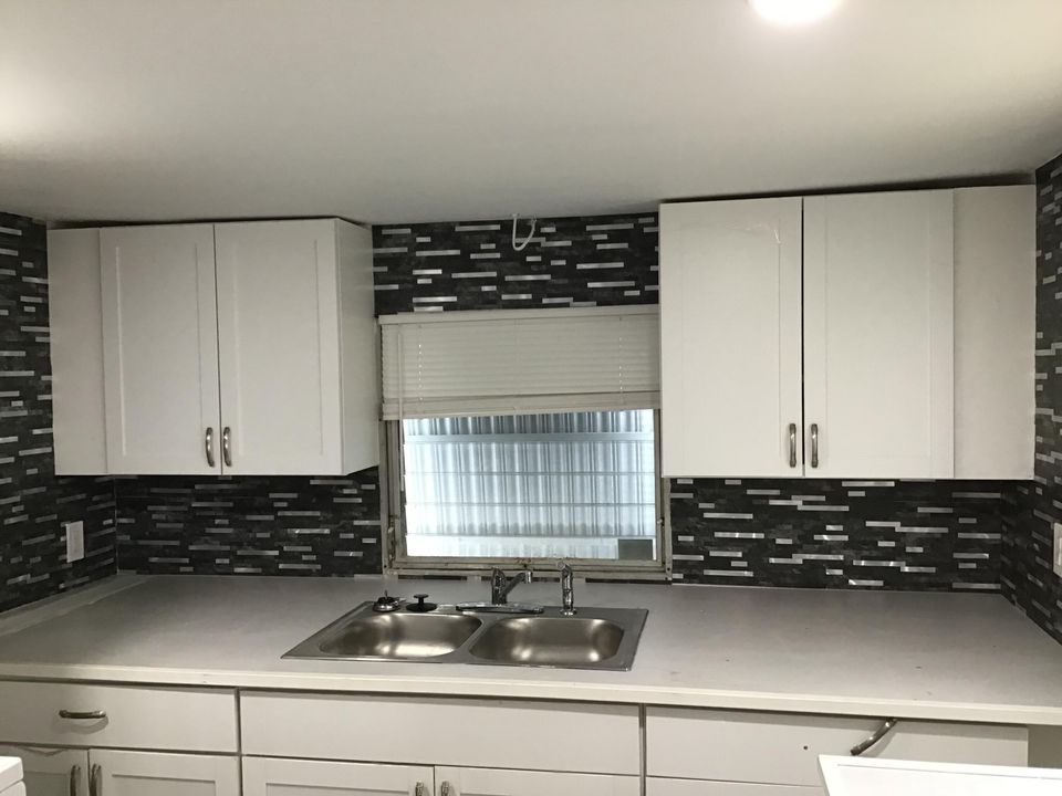 待售: $299,900 (0 贝兹, 0 浴室, 1250 平方英尺)