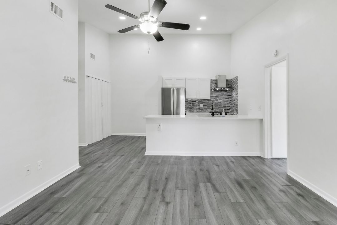 出租: $2,400 (2 贝兹, 2 浴室, 860 平方英尺)