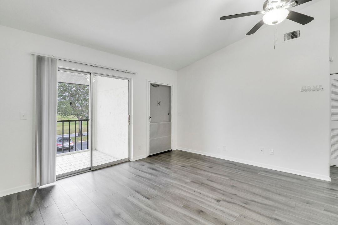 出租: $2,400 (2 贝兹, 2 浴室, 860 平方英尺)