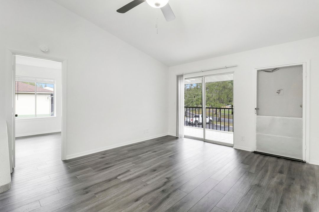 出租: $2,400 (2 贝兹, 2 浴室, 860 平方英尺)