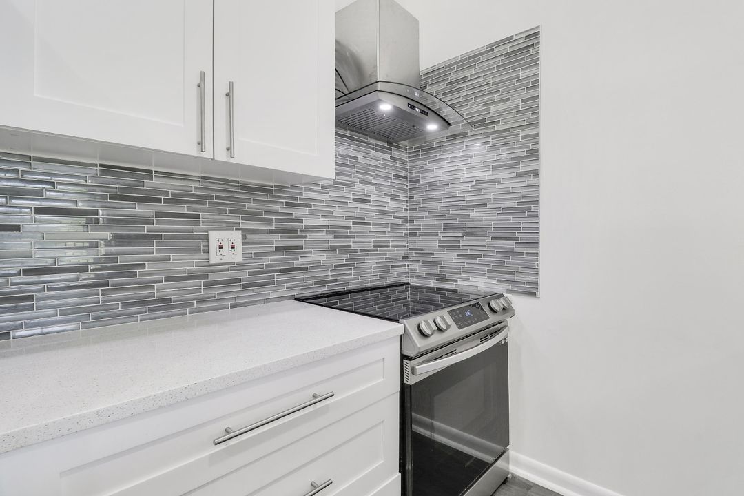 出租: $2,400 (2 贝兹, 2 浴室, 860 平方英尺)