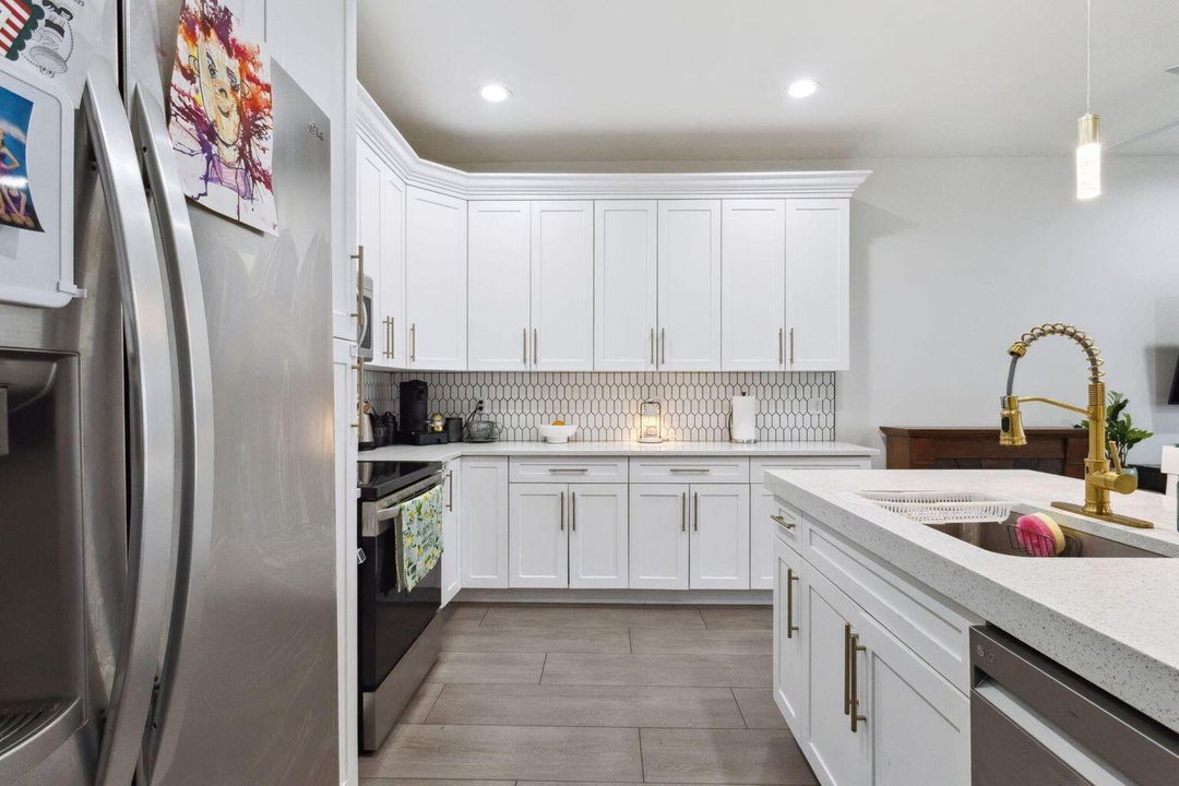 出租: $3,500 (4 贝兹, 2 浴室, 1713 平方英尺)