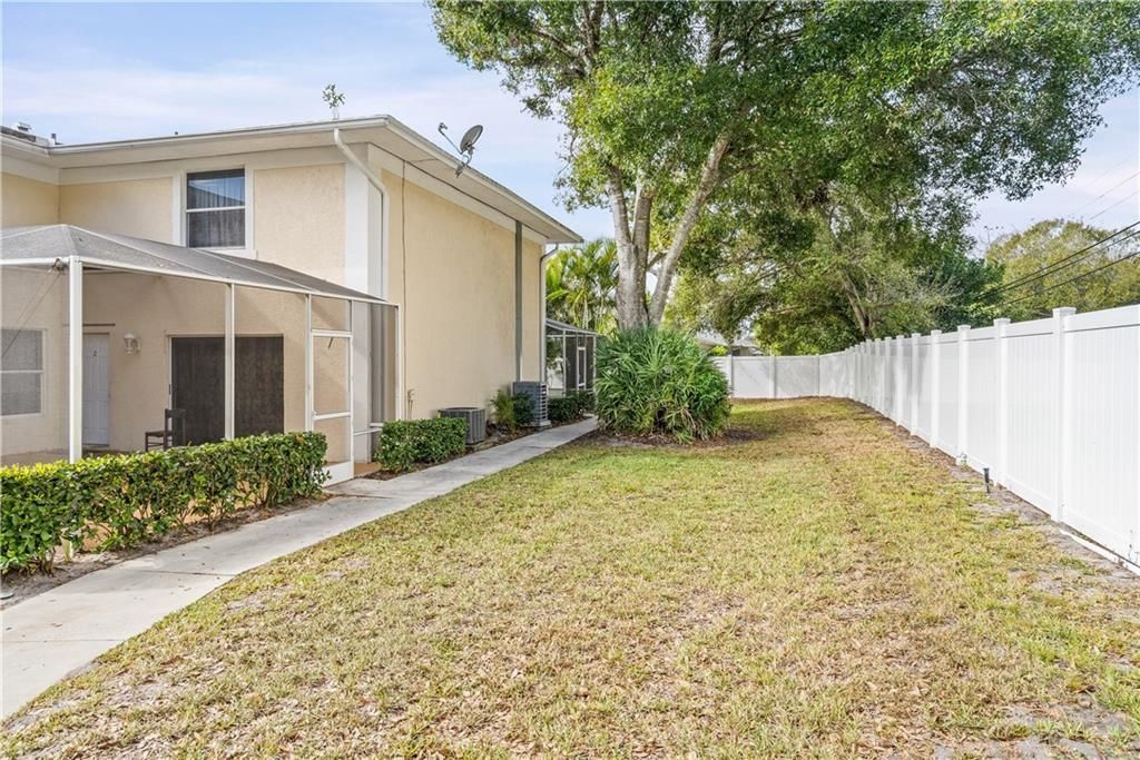 待售: $220,000 (3 贝兹, 3 浴室, 1560 平方英尺)