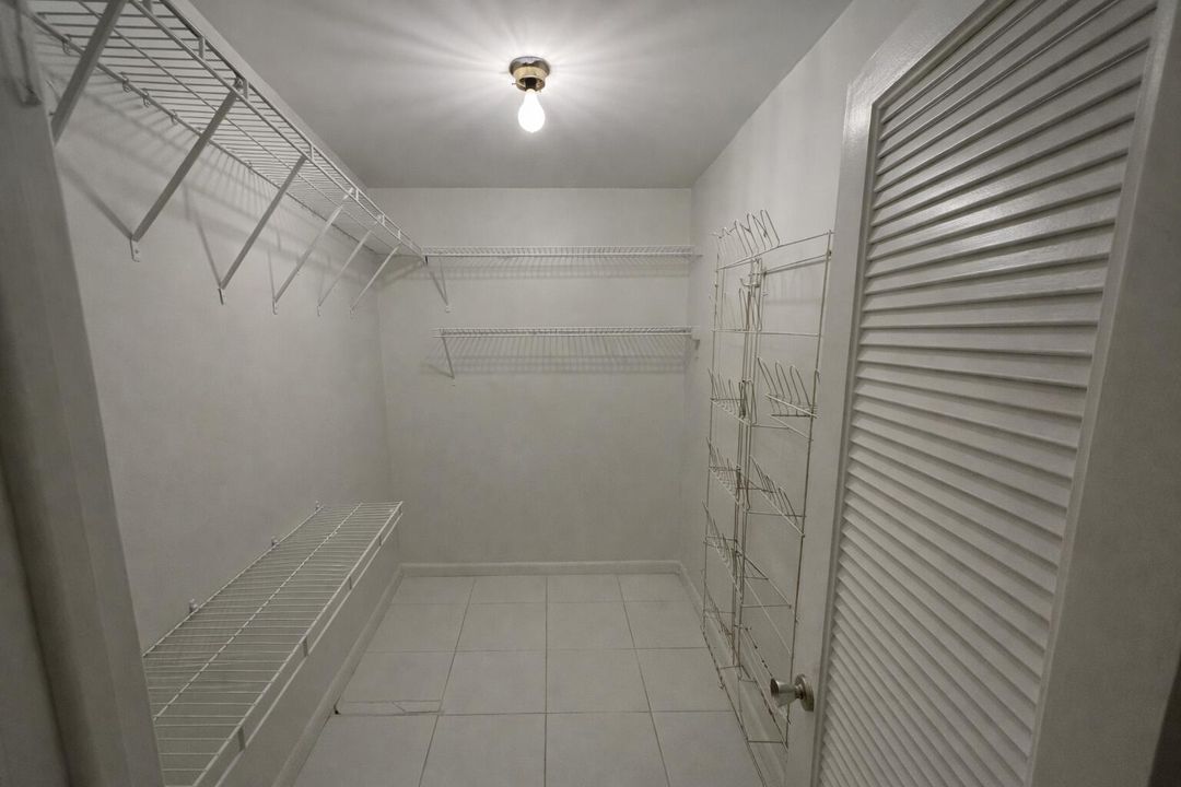 出租: $1,600 (2 贝兹, 2 浴室, 910 平方英尺)