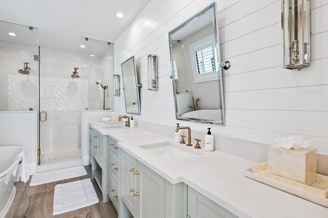 For Sale: $699,000 (4 beds, 4 baths, 3886 Square Feet)