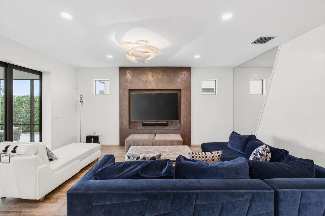 待售: $999,000 (3 贝兹, 2 浴室, 1871 平方英尺)