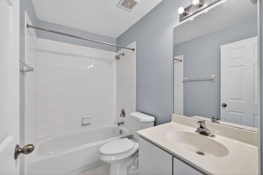 待售: $375,000 (2 贝兹, 2 浴室, 1233 平方英尺)