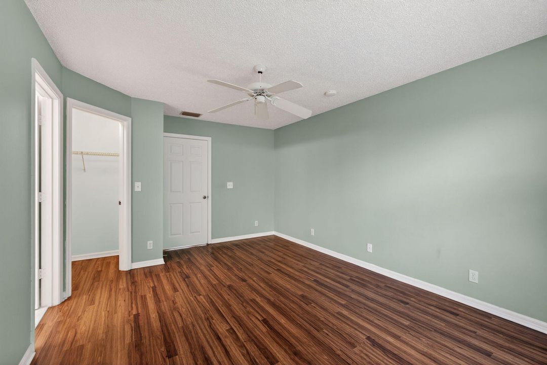 待售: $375,000 (2 贝兹, 2 浴室, 1233 平方英尺)