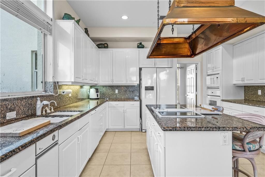 En Venta: $1,975,000 (3 camas, 4 baños, 4203 Pies cuadrados)