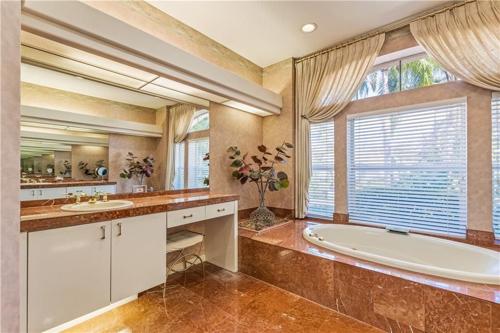 En Venta: $1,975,000 (3 camas, 4 baños, 4203 Pies cuadrados)