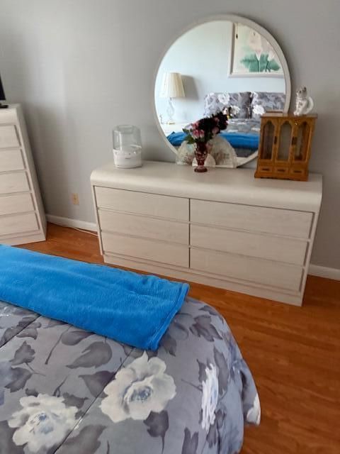 For Sale: $85,000 (1 beds, 1 baths, 900 Square Feet)