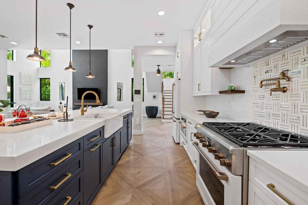 For Sale: $430,000 (4 beds, 4 baths, 3444 Square Feet)