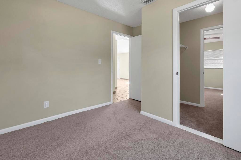 For Sale: $385,000 (2 beds, 1 baths, 1008 Square Feet)