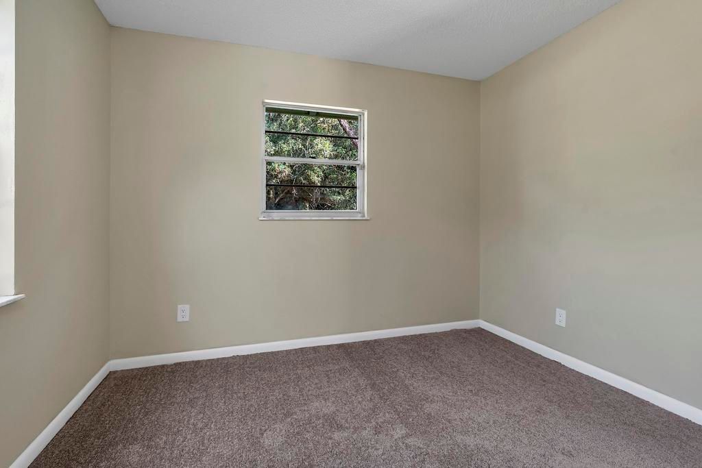 For Sale: $385,000 (2 beds, 1 baths, 1008 Square Feet)