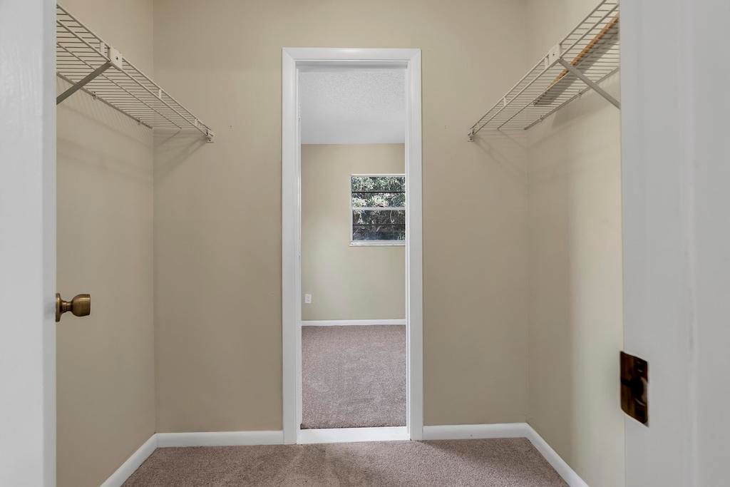 For Sale: $385,000 (2 beds, 1 baths, 1008 Square Feet)