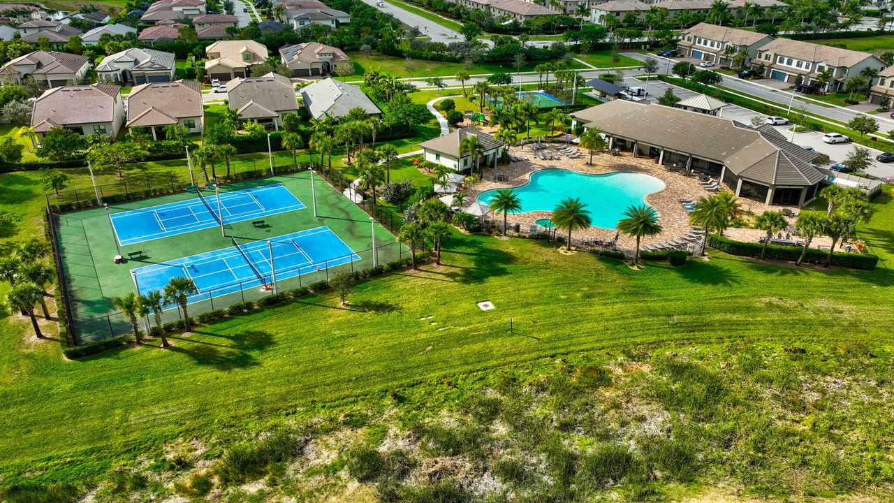 待售: $999,000 (3 贝兹, 2 浴室, 1871 平方英尺)