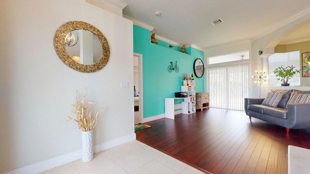 For Rent: $2,500 (3 beds, 2 baths, 2067 Square Feet)