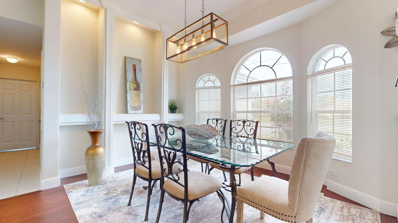 For Rent: $2,500 (3 beds, 2 baths, 2067 Square Feet)