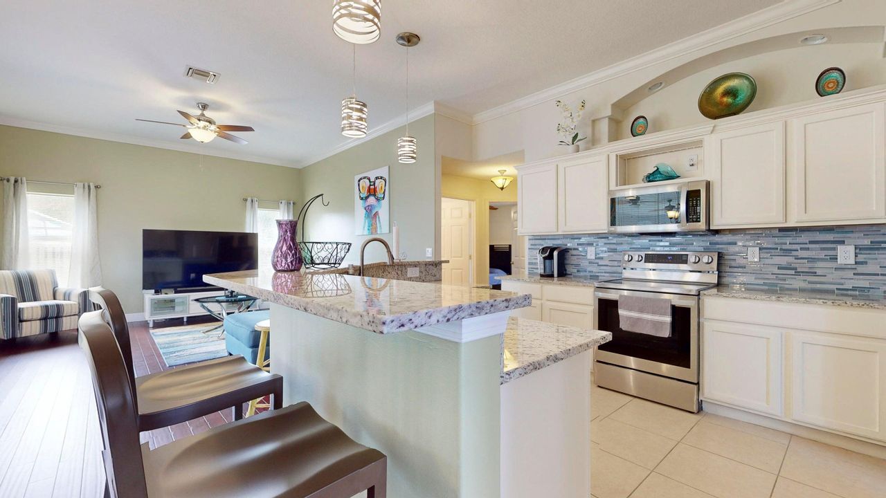 For Rent: $2,500 (3 beds, 2 baths, 2067 Square Feet)