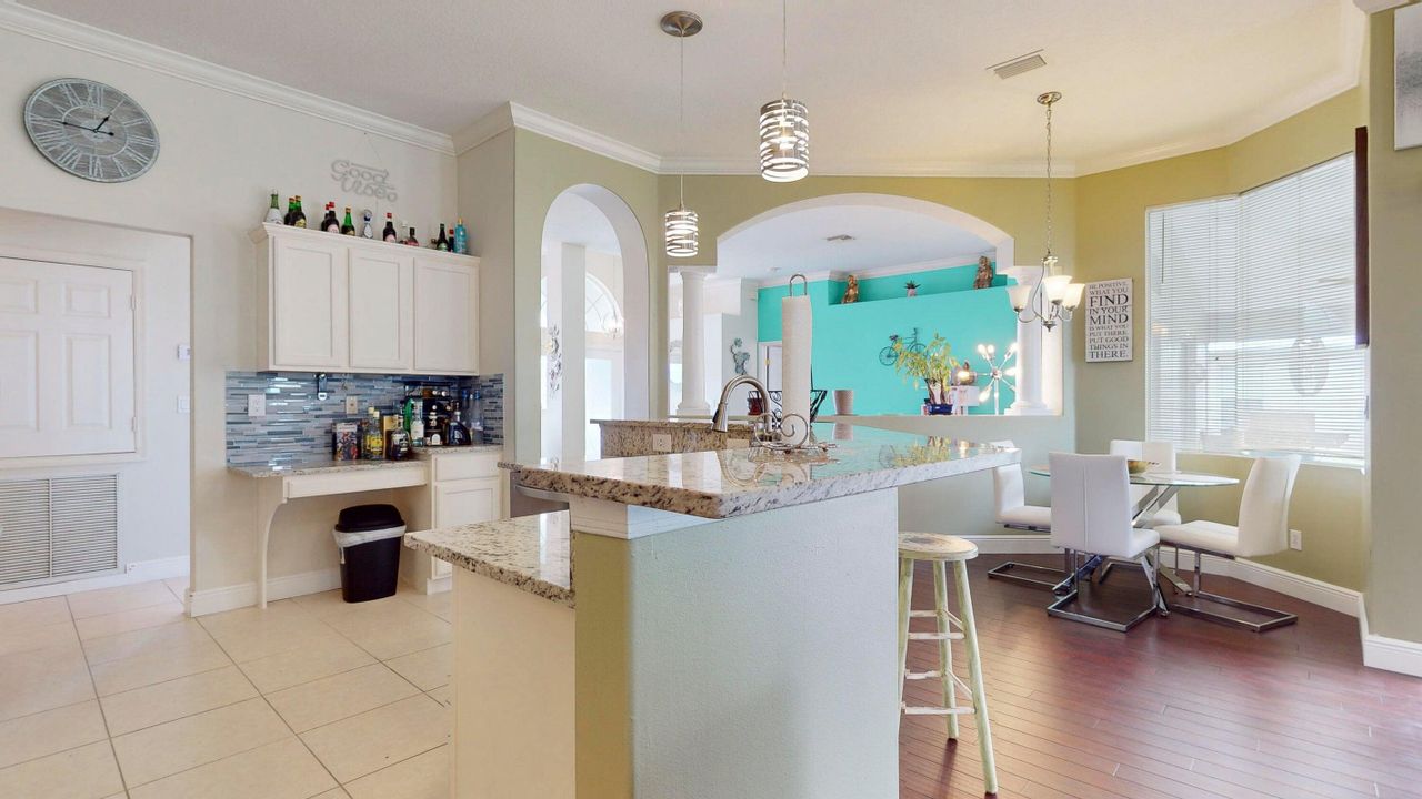 For Rent: $2,500 (3 beds, 2 baths, 2067 Square Feet)