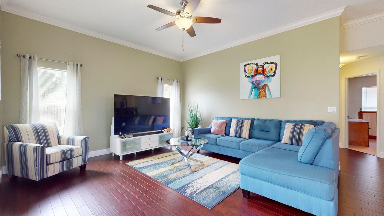 For Rent: $2,500 (3 beds, 2 baths, 2067 Square Feet)