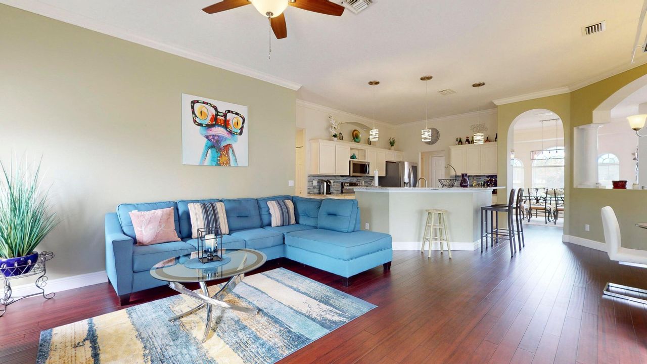 For Rent: $2,500 (3 beds, 2 baths, 2067 Square Feet)