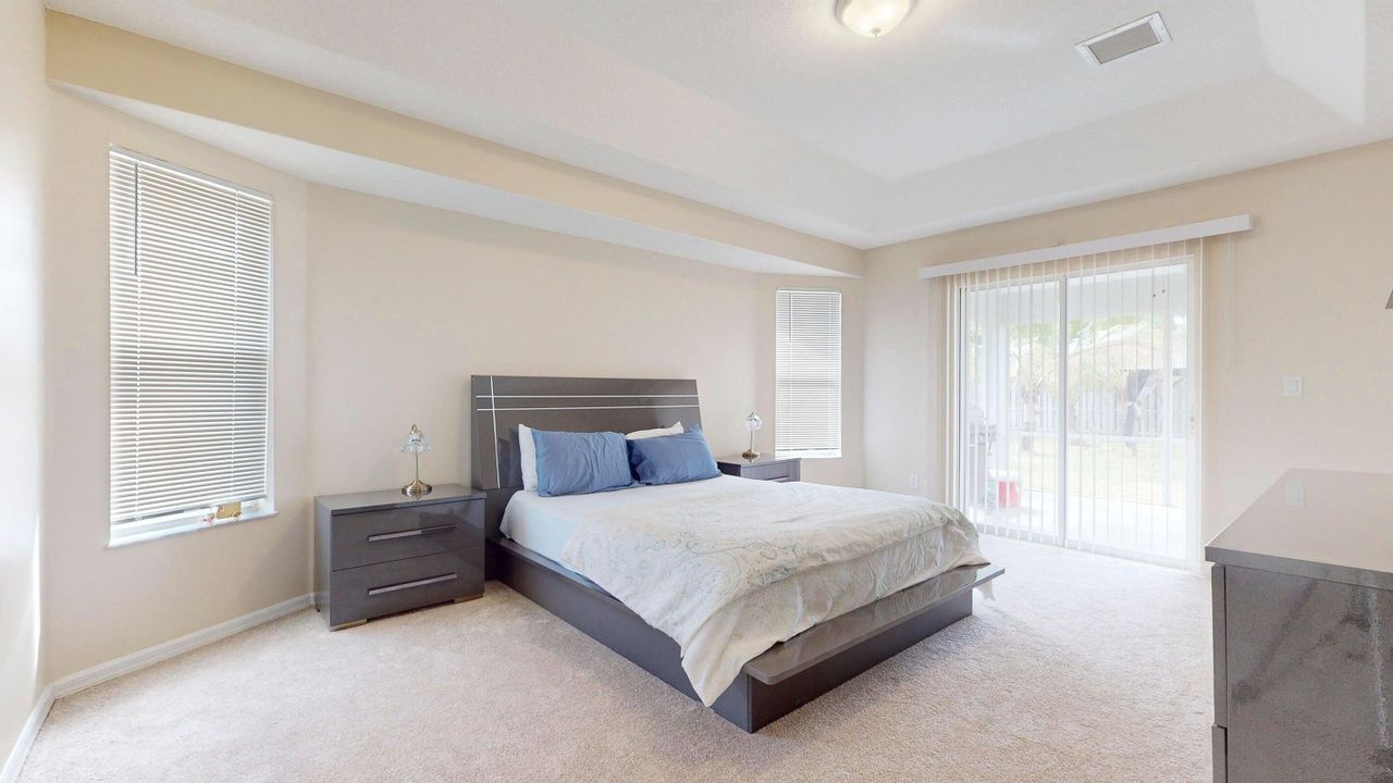 For Rent: $2,500 (3 beds, 2 baths, 2067 Square Feet)