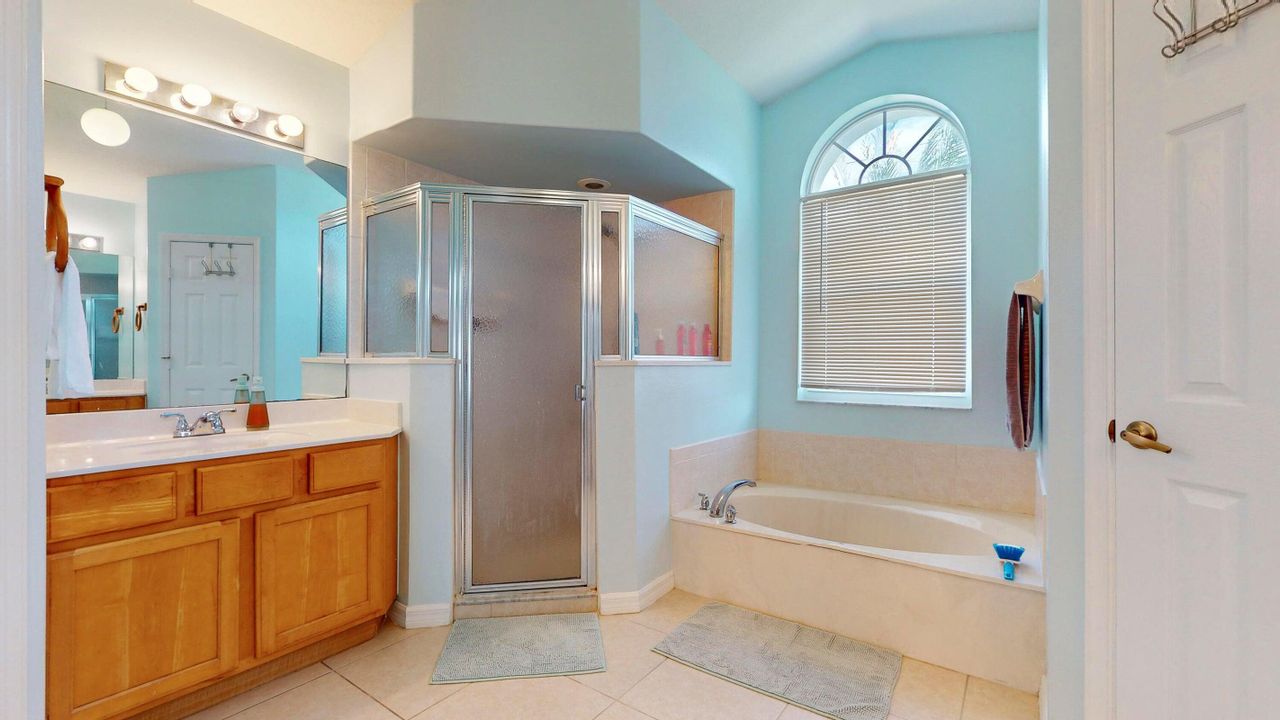 For Rent: $2,500 (3 beds, 2 baths, 2067 Square Feet)