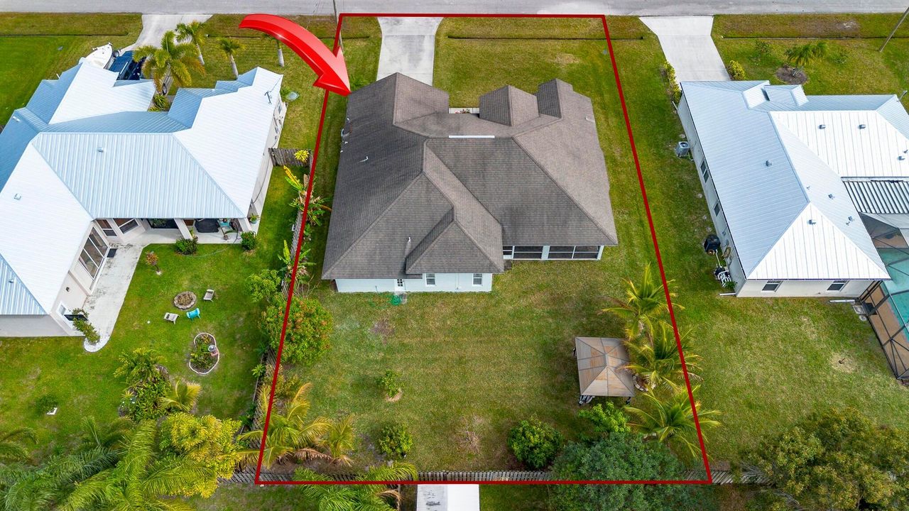 For Rent: $2,500 (3 beds, 2 baths, 2067 Square Feet)