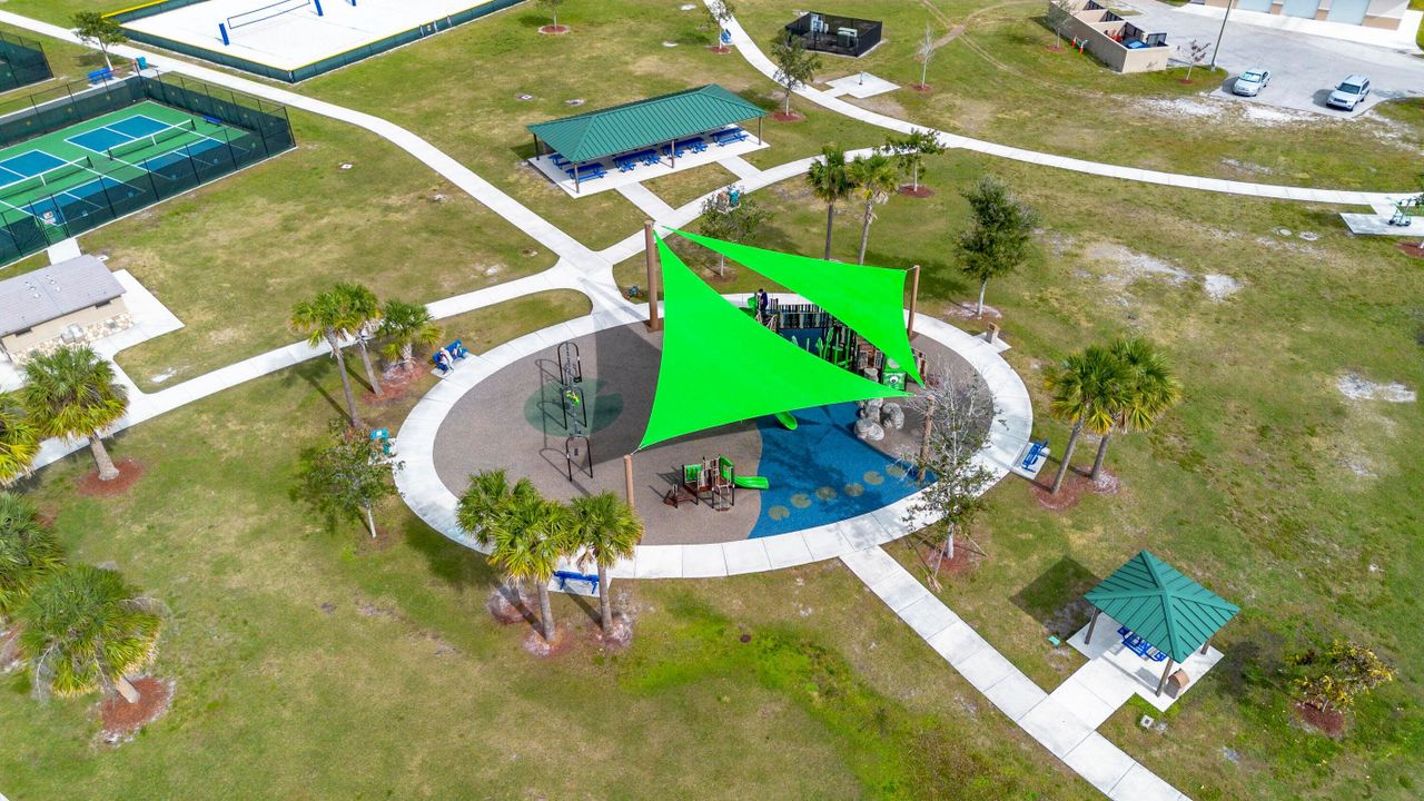 For Rent: $2,500 (3 beds, 2 baths, 2067 Square Feet)