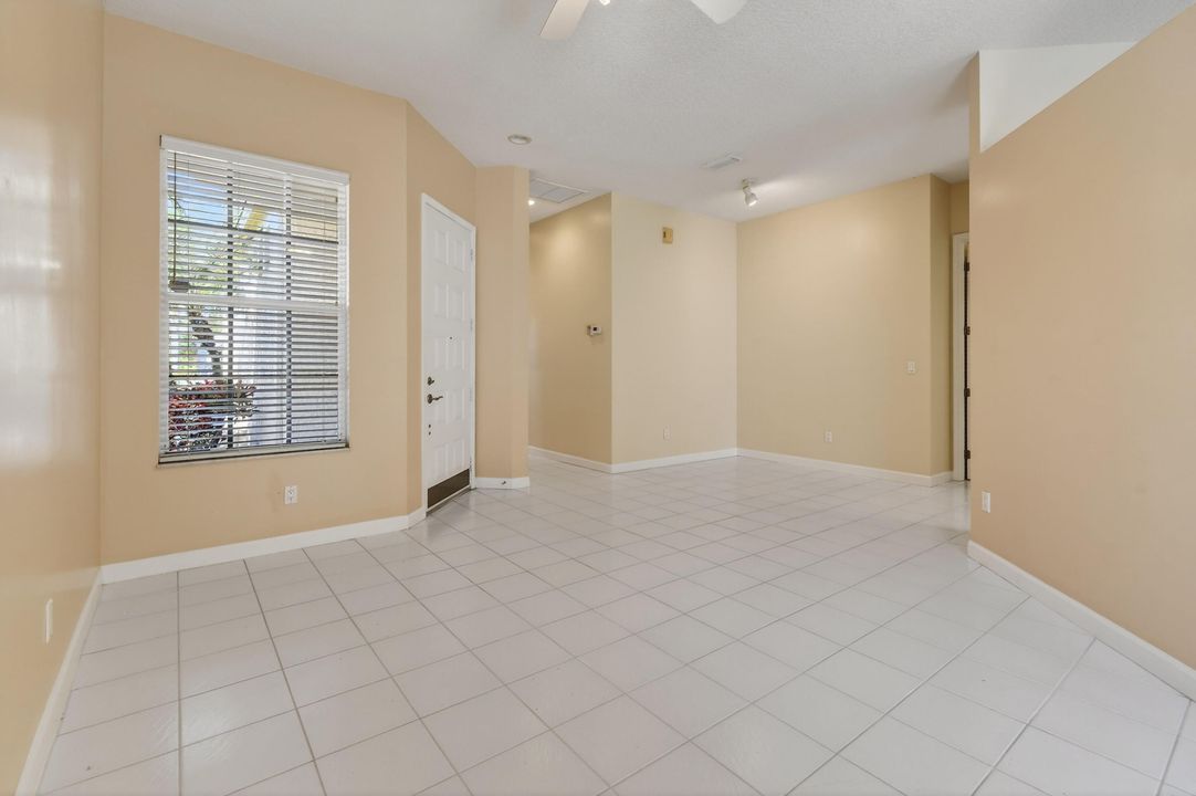 For Rent: $2,500 (3 beds, 2 baths, 1723 Square Feet)