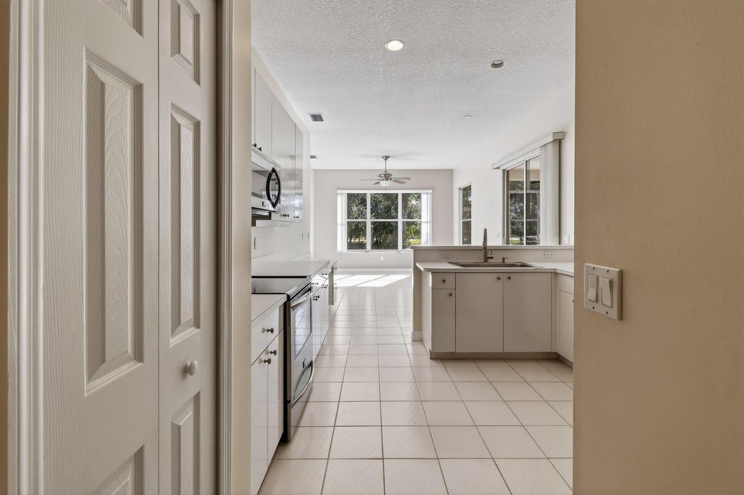 For Rent: $2,500 (3 beds, 2 baths, 1723 Square Feet)