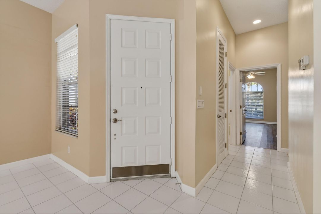 For Rent: $2,500 (3 beds, 2 baths, 1723 Square Feet)