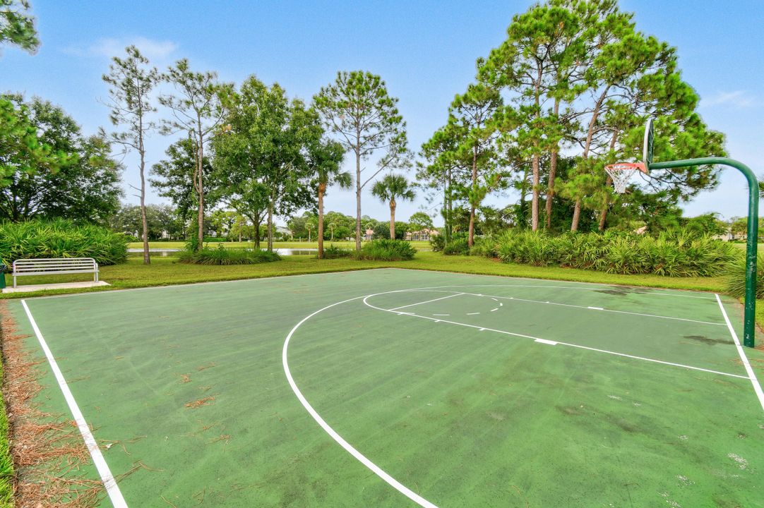 For Rent: $2,500 (3 beds, 2 baths, 1723 Square Feet)