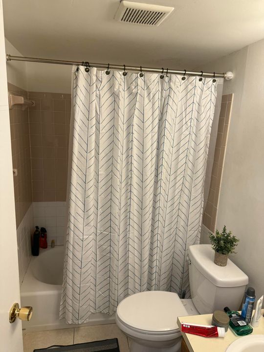 For Sale: $206,000 (2 beds, 2 baths, 1100 Square Feet)