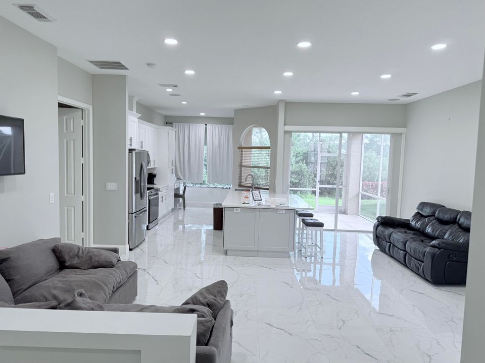 En Venta: $429,900 (3 camas, 2 baños, 1672 Pies cuadrados)