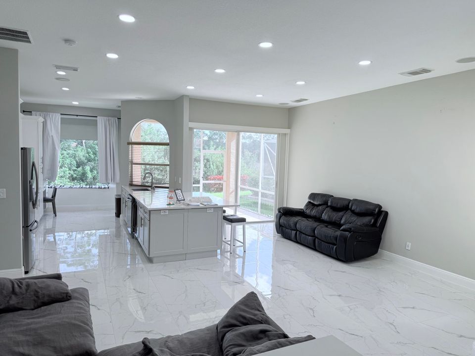 En Venta: $429,900 (3 camas, 2 baños, 1672 Pies cuadrados)