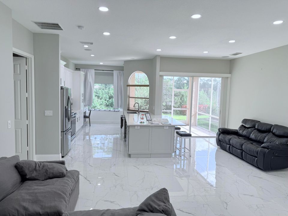 En Venta: $429,900 (3 camas, 2 baños, 1672 Pies cuadrados)