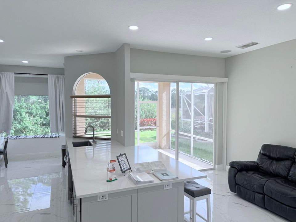 En Venta: $429,900 (3 camas, 2 baños, 1672 Pies cuadrados)